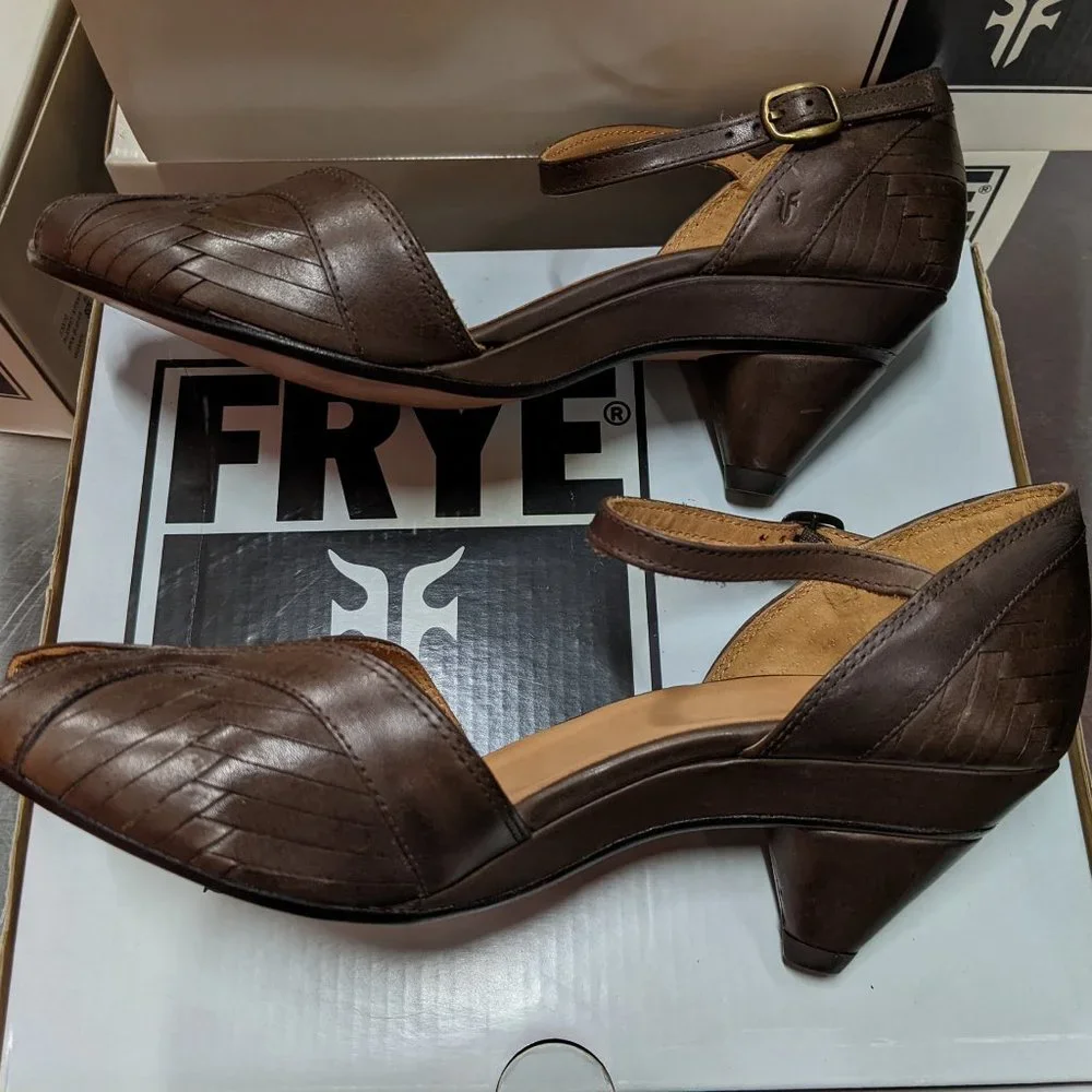 Frye - Ada Vintage Strap - Bark - Picture 10 of 11